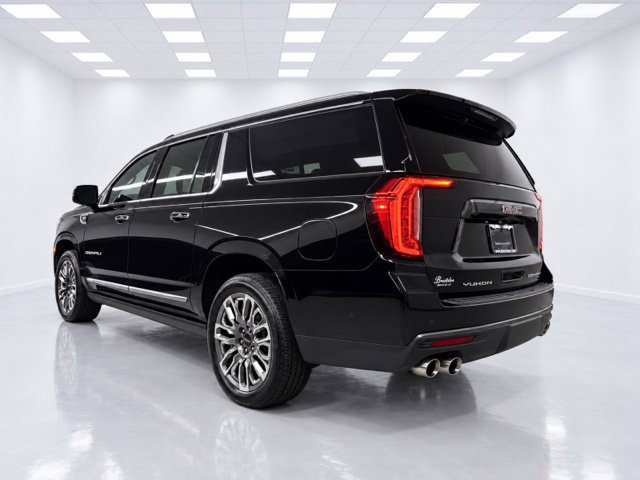 Used 2024 GMC Yukon XL Denali Ultimate AWD/4WD image 11
