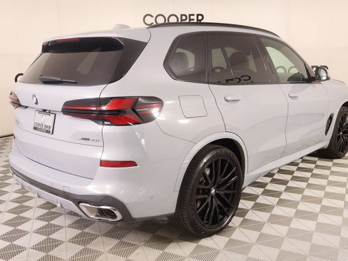 Used 2024 BMW X5 xDrive40i w/ M Sport Package AWD/4WD image 22