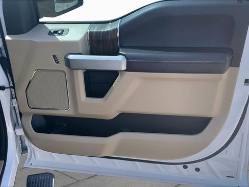 Used 2019 Ford F150 Lariat w/ Equipment Group 502A Luxury RWD image 23
