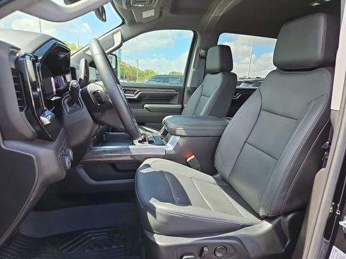 Used 2024 Chevrolet Silverado 2500 LTZ w/ LTZ Convenience Package image 25