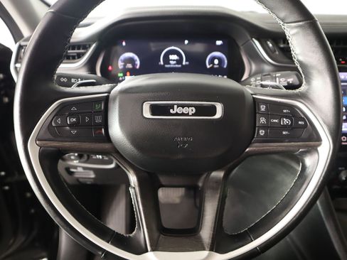 Used 2021 Jeep Grand Cherokee L Limited w/ Luxury Tech Group II image 3