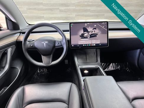 Used 2023 Tesla Model 3 Standard Range RWD image 2