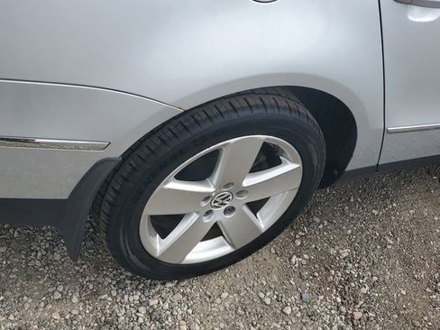 Used 2007 Volkswagen Passat Wolfsburg Edition FWD image 5
