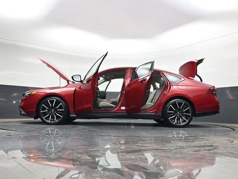 Used 2023 Honda Accord Touring image 40