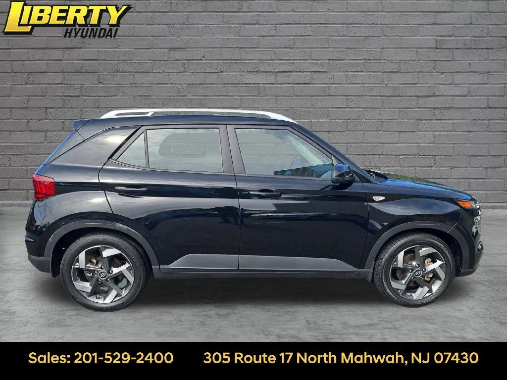 Certified 2023 Hyundai Venue SEL w/ Cargo Package FWD image 7