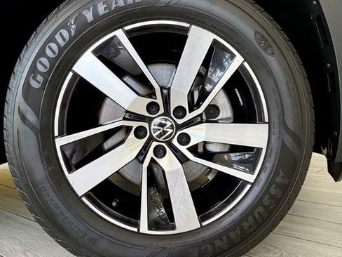 Used 2021 Volkswagen Atlas SE image 20