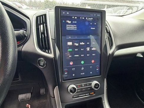 Used 2022 Ford Edge SE w/ Black Appearance Package image 25