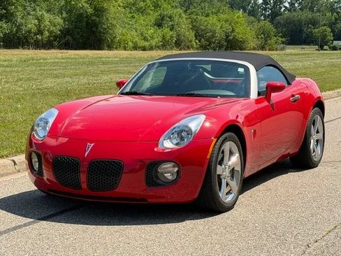 Used 2007 Pontiac Solstice GXP w/ Premium Package RWD image 38