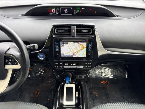 Used 2016 Toyota Prius Three image 16