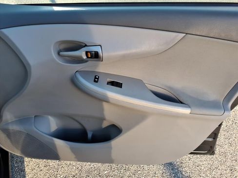 Used 2010 Toyota Corolla LE image 16