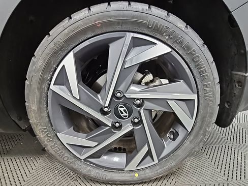 Used 2025 Hyundai Elantra Sport image 36