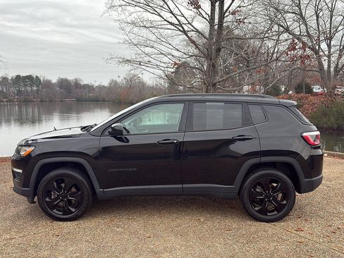 Used 2018 Jeep Compass Latitude w/ Popular Equipment Group image 10