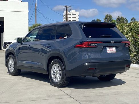 Certified 2024 Toyota Grand Highlander FWD image 5