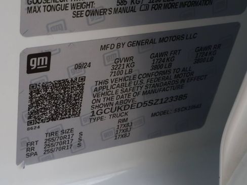 Used 2025 Chevrolet Silverado 1500 LT AWD/4WD image 22