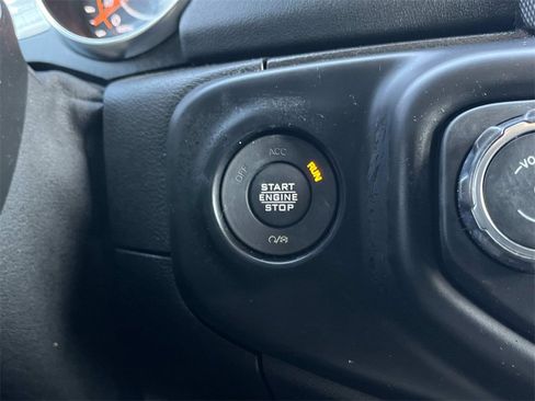 Used 2021 Jeep Wrangler Unlimited Sahara image 38