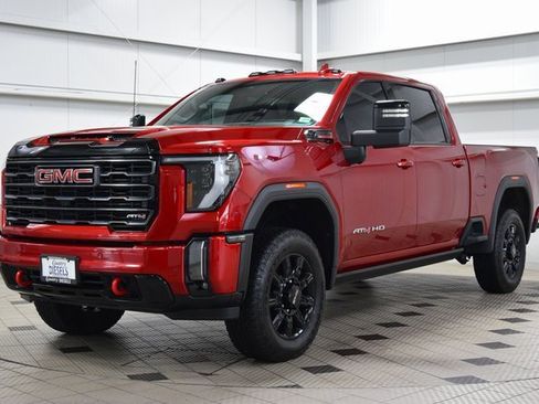 Used 2024 GMC Sierra 2500 AT4 w/ AT4 Premium Plus Package image 3