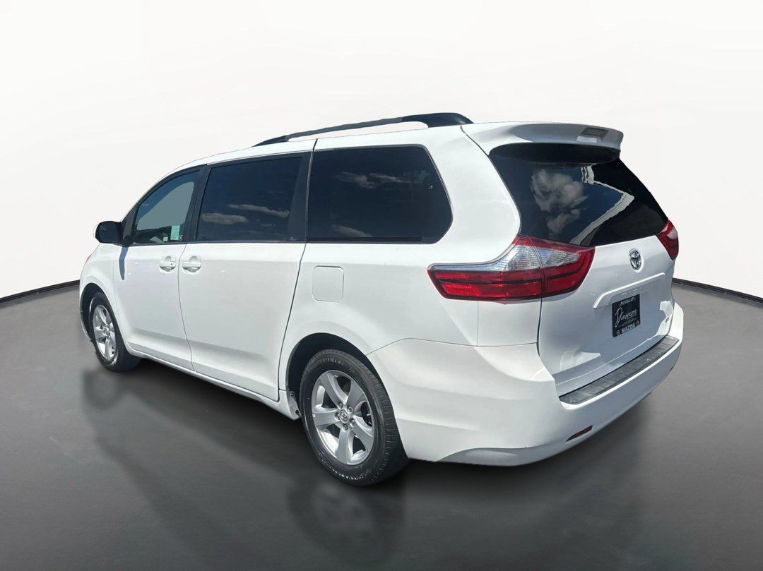 Used 2017 Toyota Sienna LE FWD image 5