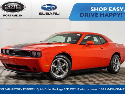 Used 2014 Dodge Challenger SXT image 1