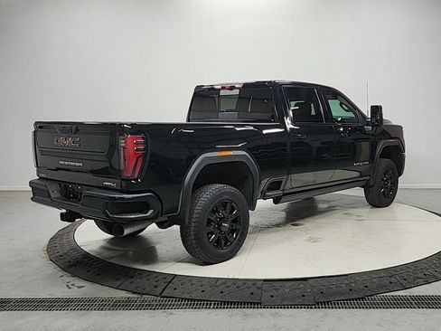 Used 2024 GMC Sierra 2500 AT4 w/ AT4 Premium Plus Package AWD/4WD image 7