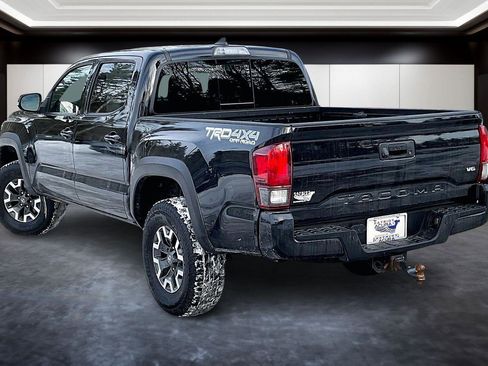 Used 2019 Toyota Tacoma TRD Off-Road image 12