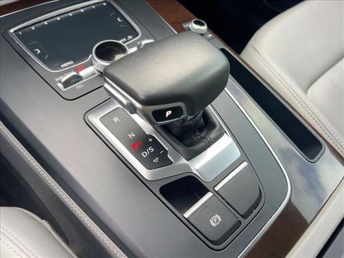 Used 2019 Audi Q5 2.0T Premium Plus image 12