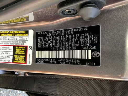 Used 2020 Toyota Camry XLE w/ Sunroof Package FWD image 37