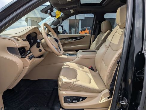 Used 2020 Cadillac Escalade ESV Platinum AWD/4WD image 17