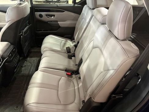 Used 2024 Honda Pilot Touring image 29