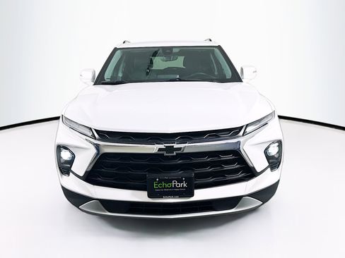 Used 2024 Chevrolet Blazer LT w/ Sound & Technology Package image 2