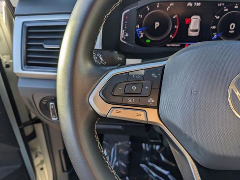 Certified 2022 Volkswagen Atlas SE image 25