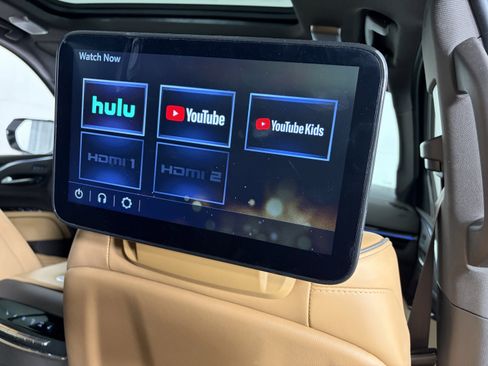 Certified 2024 Cadillac Escalade ESV Premium Luxury w/ Performance Package image 45