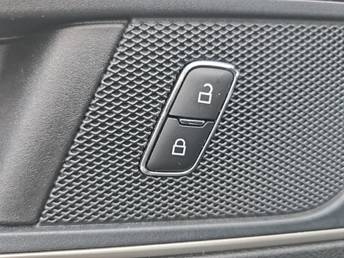 Used 2023 Ford Edge SEL AWD/4WD image 9
