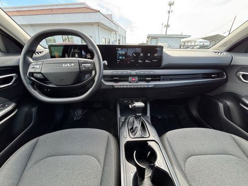 Used 2025 Kia K4 FWD image 32