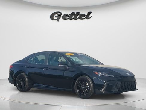 Used 2025 Toyota Camry SE w/ Multimedia Upgrade Package FWD image 3