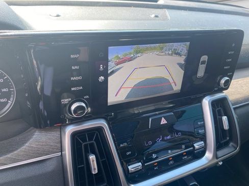 Used 2023 Kia Sorento S w/ Panoramic Sunroof Package AWD/4WD image 17