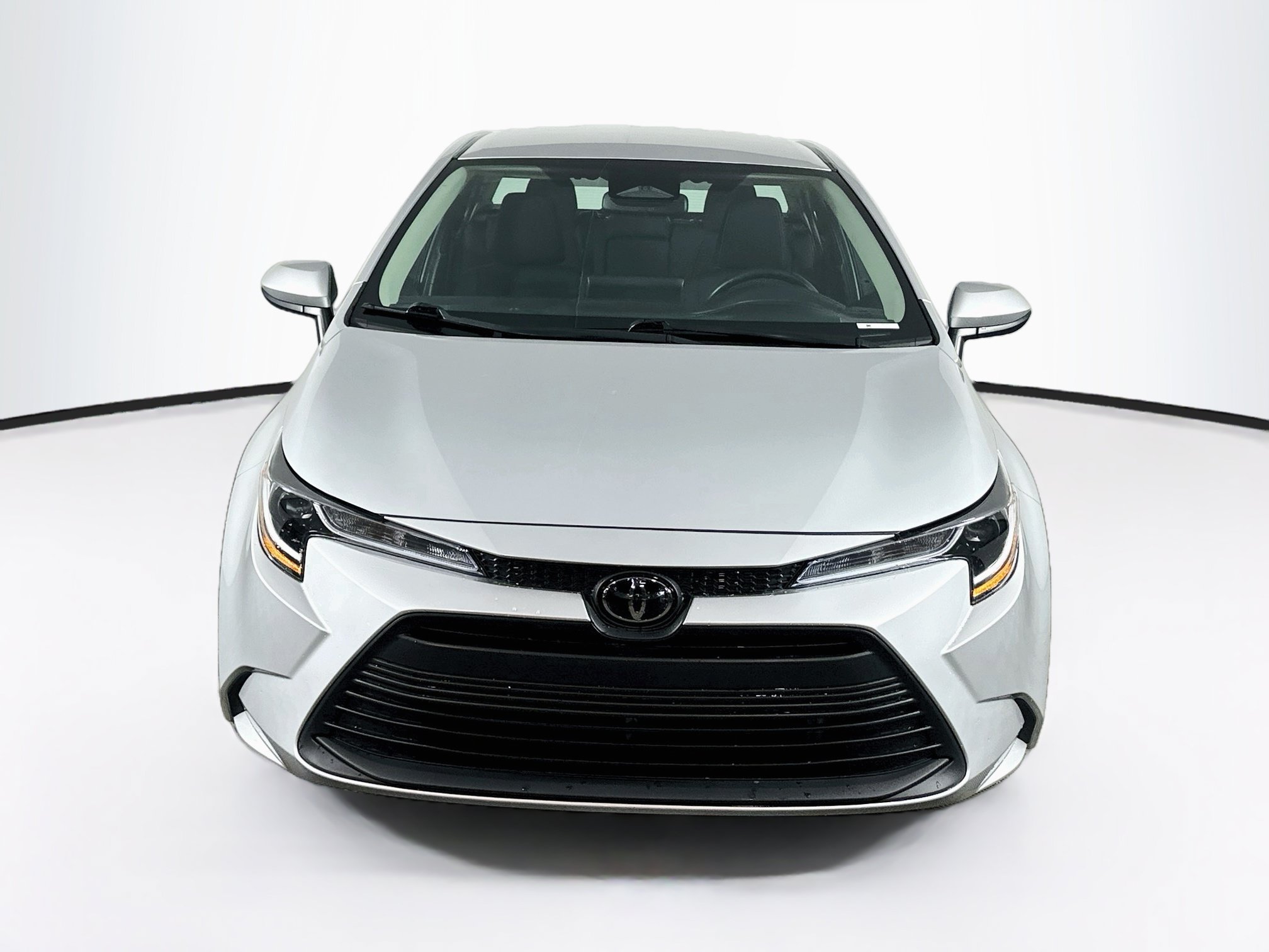 Used 2026 Toyota Corolla LE FWD image 2