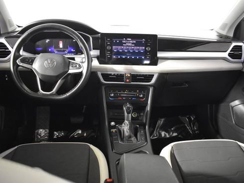 Used 2025 Volkswagen Taos SE w/ Black Wheel Package FWD image 25