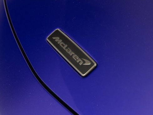 Used 2025 McLaren Artura Spider image 17