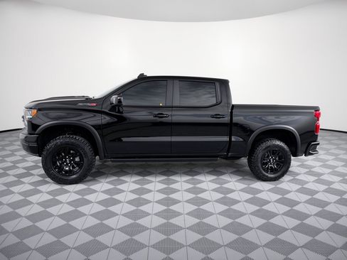 Used 2025 Chevrolet Silverado 1500 ZR2 w/ Technology Package AWD/4WD image 2