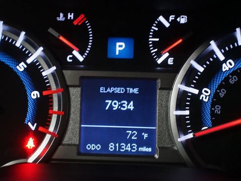 Certified 2019 Toyota 4Runner SR5 AWD/4WD image 17