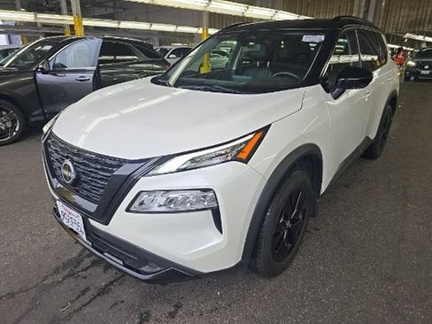 Used 2023 Nissan Rogue SV w/ SV Premium B Package FWD image 1