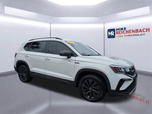 Used 2022 Volkswagen Taos S FWD image 2