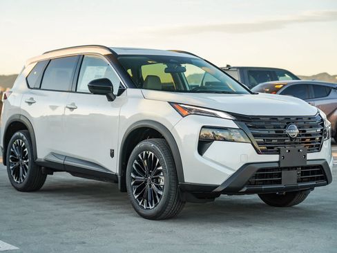 New 2026 Nissan Rogue Dark Armor FWD image 5
