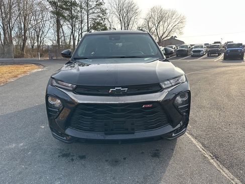 Used 2023 Chevrolet TrailBlazer RS w/ Sun and Liftgate Package image 2