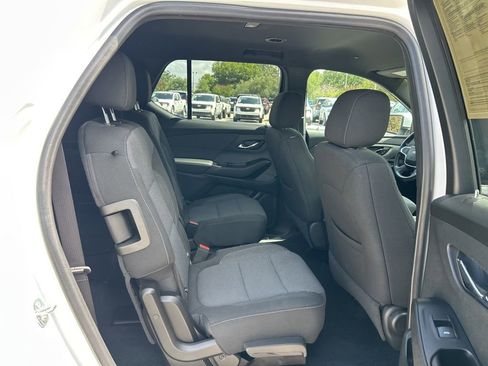 Used 2022 Chevrolet Traverse LT FWD image 45