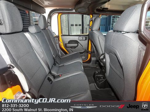 New 2025 Jeep Gladiator Sport image 22