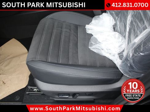 New 2025 Mitsubishi Outlander SE image 18