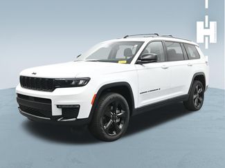 Used 2023 Jeep Grand Cherokee L Limited w/ Black Appearance Package AWD/4WD video 1