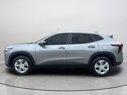 Used 2026 Chevrolet Trax LS FWD image 9
