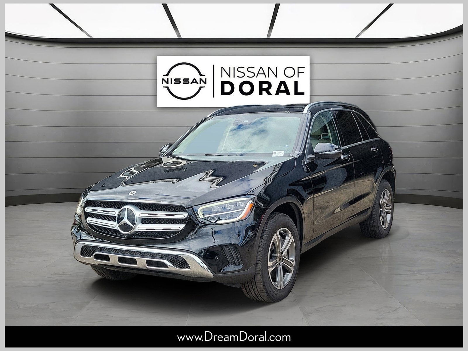 Used 2022 Mercedes-Benz GLC 300 4MATIC w/ Premium Package Lite image 1